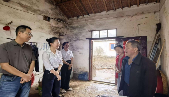 共建送溫暖，暖心迎雙節(jié)——興馬公司走訪(fǎng)慰問(wèn)困難群眾